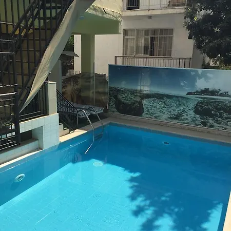 Arslanturk Ada Buti̇k Kusadasi